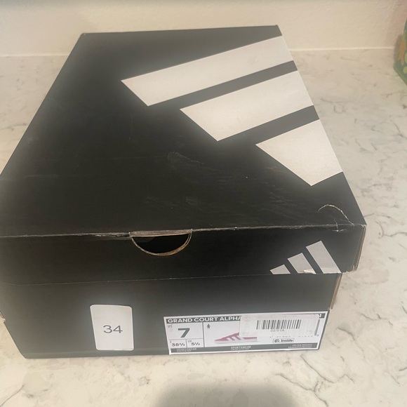 Adidas Women's Magenta Athletic Shoes comes w/ free 6 pack of socks. - Picture 10 of 14